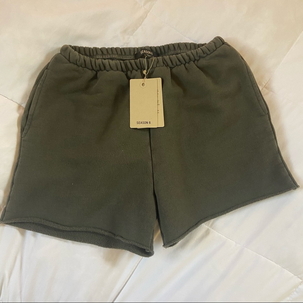 Yeezy Season 6 Sweat Shorts in Core Size M